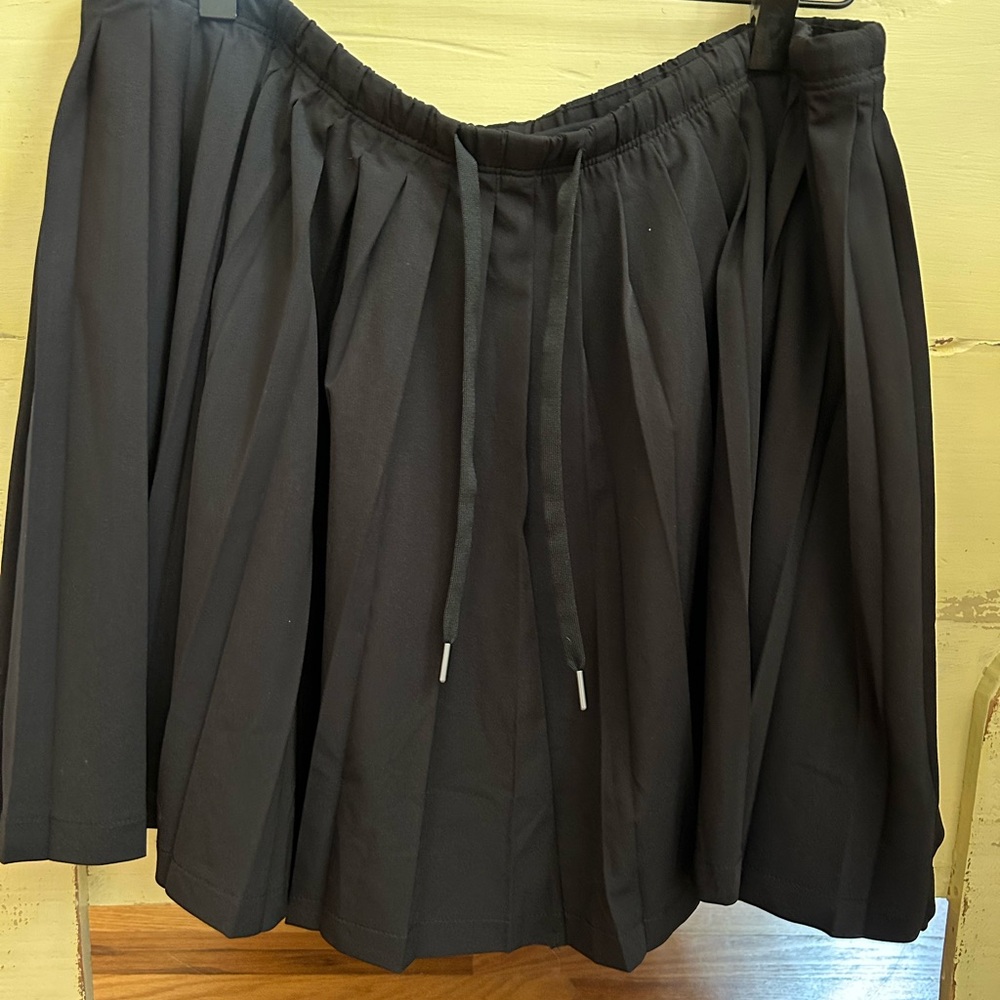 Vuori Pleated Black Athletic Skort XL